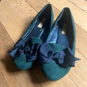 Simply Vera Wang green black flats